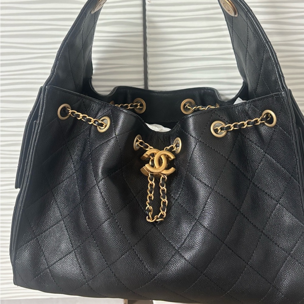 Chanel Black Quilted Shoulder Bag with Gold Chain